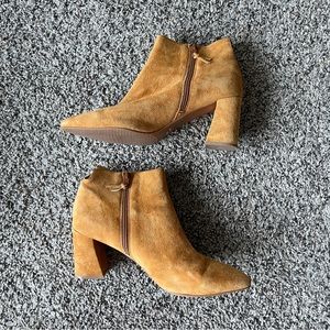 STUART WEITZMAN CAMEL SUEDE BLOCK ANKLE BOOTS